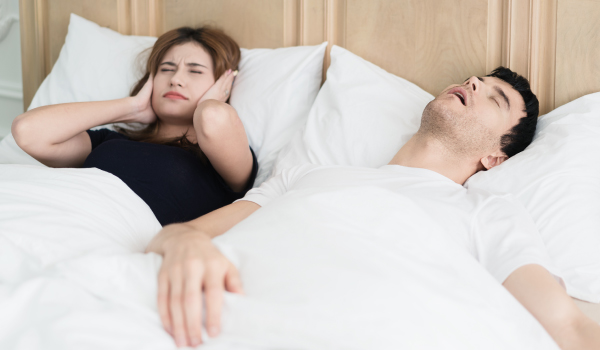 CLEVER WAYS TO BLOCK OUT NOISE WHILE SLEEPING