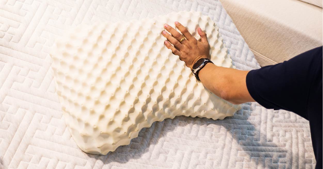 TIPS TO PROPERLY CLEAN LATEX PILLOWS